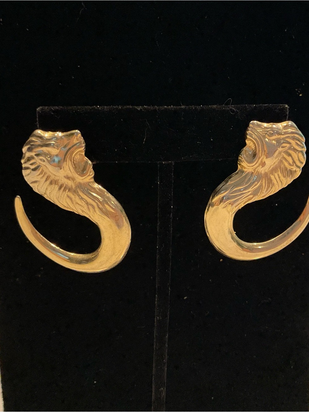 Vintage BASSANI Style Gold Tone Lion Head Curved Hoop Earrings